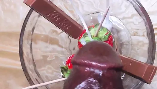 Ms300 sarazia exotic - egzotik bir ikram yiyor