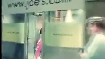 Genç jennifer aşk hewitt memeler sıçrayan sıkı beyaz gömlek 2