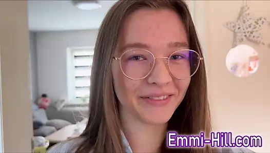 Açık squirt!!! 18yo sıska genç sikikleri ona dev kedi dışında kadar oyuncak