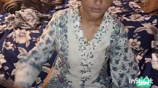 İki büyük memeli horney karım seçimle sikişiyor sultanbegum bu hareketleri seviyor