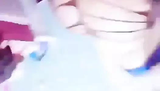 Bia 23louis moviendo su culo otra vez