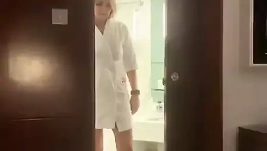 Kaye adams güzel bacaklar