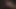 Sarışın ateşli kız soyunuyor ve telefonla oynuyor
