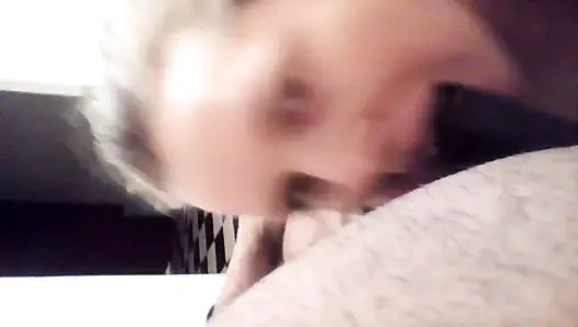 Onun sikini emerim. o benim kedi sikikleri