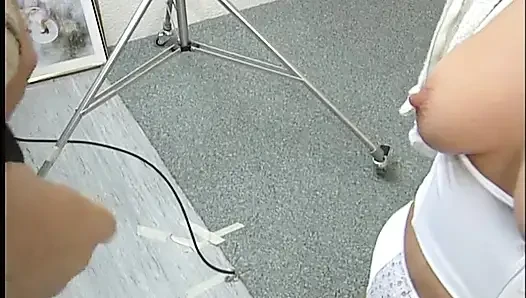 Güzel esmer bebek oyuncu seçmelerinde amını oynuyor