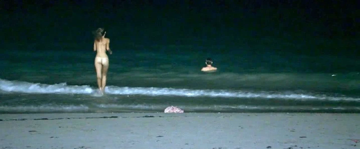 Minka kelly çıplak göt üzerinde scandalplanet.com