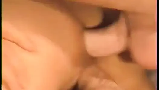 Yırtık erkekler dildo odasındaki tüm deliklere giriyor