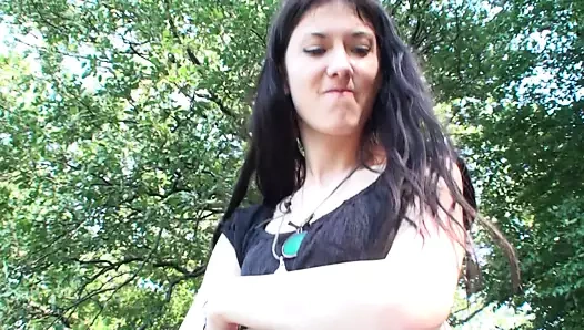 glamour kızlar ayaklar altına