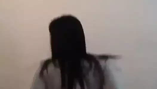 Esmer seksi twerk yapıyor