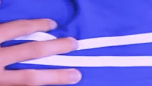 Kız öğrenci öğretmeninin üstüne atlamak için kaçıyor.
