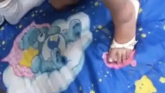 Sarışın hatun tutkuyla sert bir yarağı emiyor