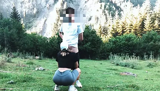 Büyük göt öğrenci becerdin içinde the orman içinde ayakta doggystyle