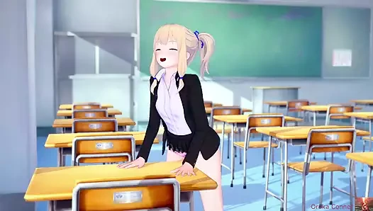 Sarışın saçlı kız masayı ezerken yakalandı, bir adam tarafından disipline ediliyor - koikatsu