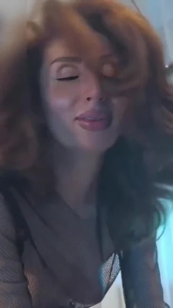 Ключевой момент из "Первый раз жены в порнокастинге"