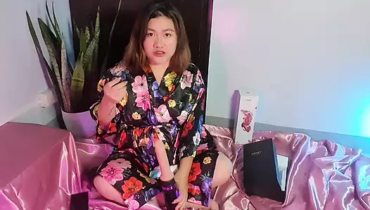 Ateşli tombul andrea honeyplaybox ile büyük boşalmanın tadını çıkarıyor