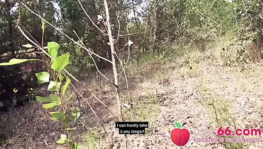 Yaramaz kızıl saçlı genç kızla riskli halka açık seks
