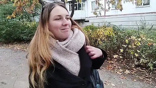 Üniversiteli bir kızı girişte siktim