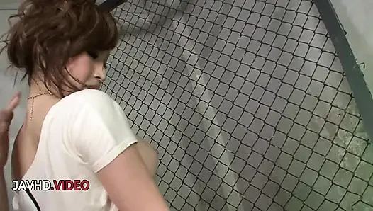 Büyük memeli Asyalı evli kadın yaramaz bir sikiş seansında tutkuyla baştan çıkarıyor