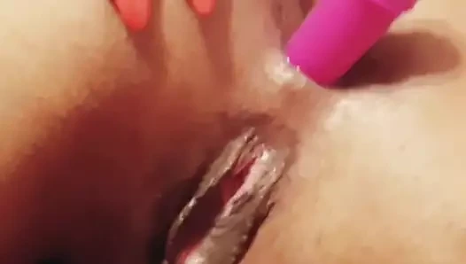 Anal vibratöre bayılıyorum, sıkı göt