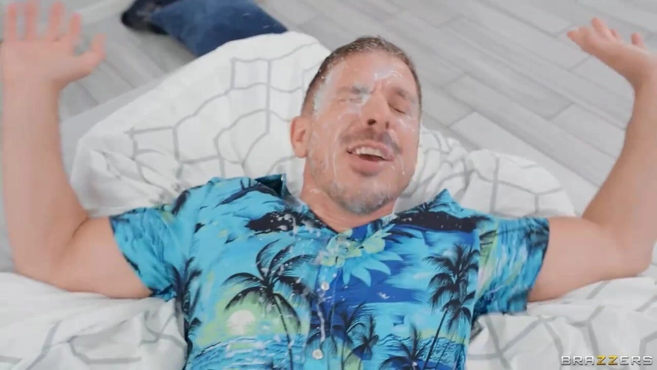 O döl pompalıyor küçük puck brazzers'ın göğüsleri