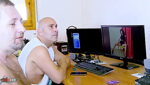 Sheila Martinez: sıska İspanyol orta yaşlı seksi kadın max cortes ile sert sikişiyor