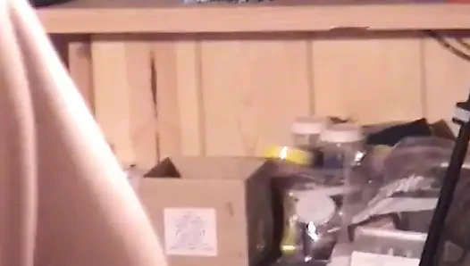 Sarışın hatun iki büyük yarakla sikiliyor