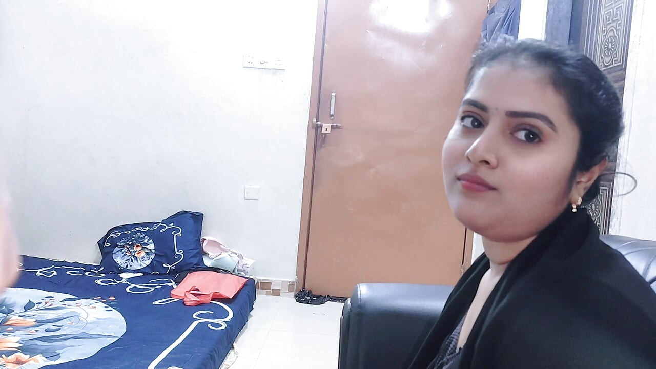Eshita.güzel terzi kız evime geliyor ve bana zar zor sikişmeyi öğretiyor.