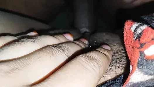 Sert Hintli kız yüze boşalma videosu
