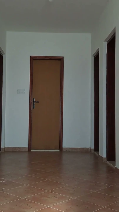 Evde Paten Kaymayı Öğrenen Komik Çıplak Amatör | Klip 1