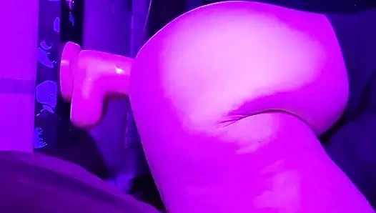 13 inçlik dildoma biniyorum