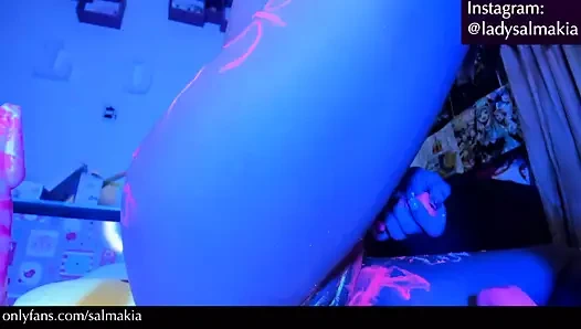 Neon boya ve anal web kamerası gösterisi