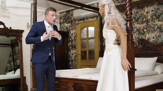 BRIDE4K. Üçlü grup seks