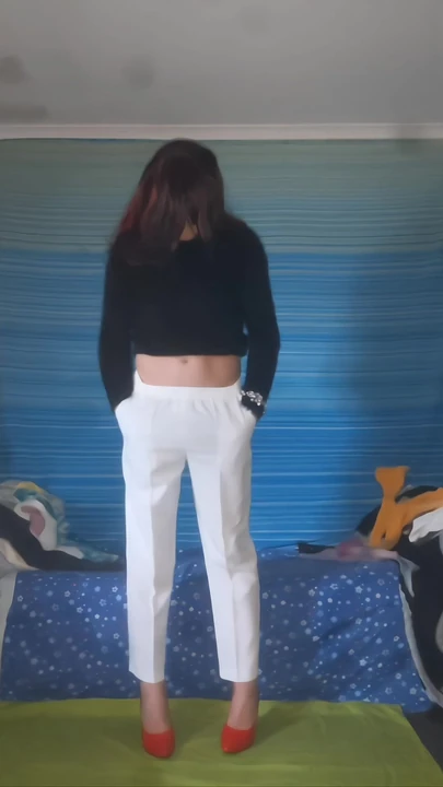 Мой сексуальный изощренный терапевт смотри, теперь сидим на диване и скажи мне свои проблемы, папочка, и я сделаем все возможное, чтобы облегчить вам порцию спермы, хехе