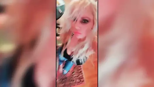 Sarışın puma sürtük çeşitli dans 3 sıcak