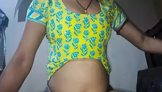 Hintli evli kadın xshika yarağa biniyor