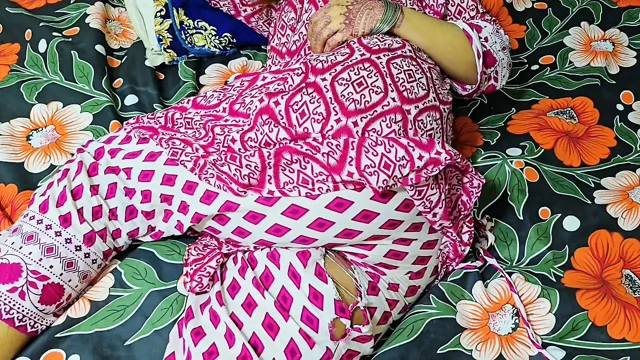 Üvey oğul sert üvey annesini sikiyor- net Hintçe ses