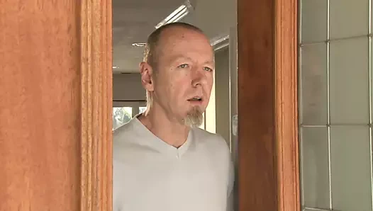 blondine wird vom stiefvater hart gefickt