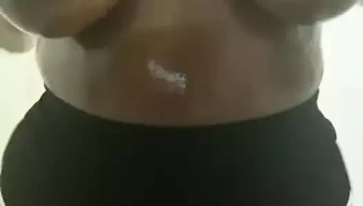 Abanoz yağlı büyük göğüsler clapping