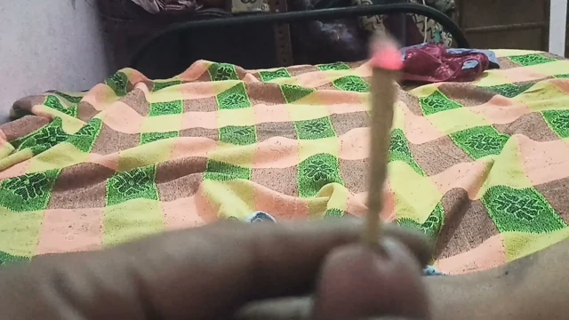 Küçük sikim sigara içiyor