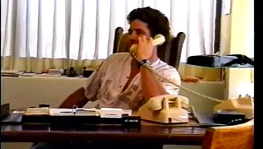 Muhteşem zenci hatun Persia beyaz adam onu sikerken eğleniyor