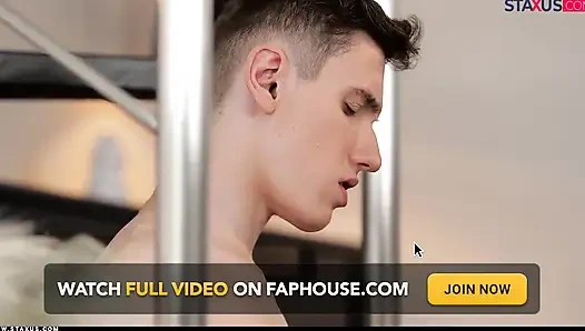 Staxus:: Deliğime dokun!