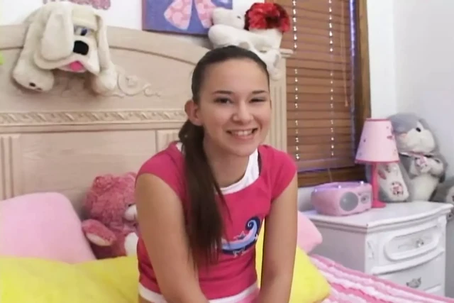 Christina üvey kardeşi ile evde sikikleri