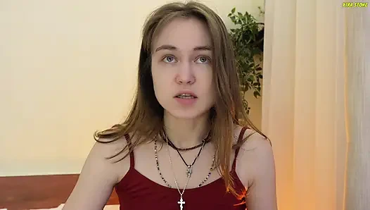 Keira Stone! Cinsel Eğitim'e hoş geldiniz. Sana seks öğreteceğim ve içini çıkaracağım.