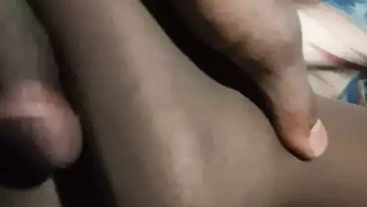 Kahve renkli külotlu çorap tabanı çabalıyor.