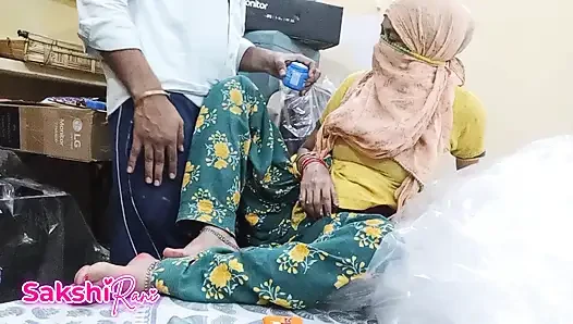 Hizmetçi temizlik odam onu desi seks videosunu parmaklayarak mastürbasyon yaparken yakaladım Hintçe edepsizce konuşuyor tam video
