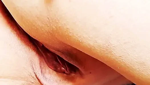 Azgın olgun yarağını genişletiyor