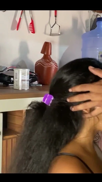 Biz yalnızken üvey kuzenimi mutfakta sikiyorum | Klip 1