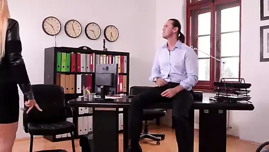 Üçlü seks ile yaramaz kızlar