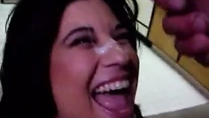 Nj milf alır bir yük üzerinde ona Slutty yüz