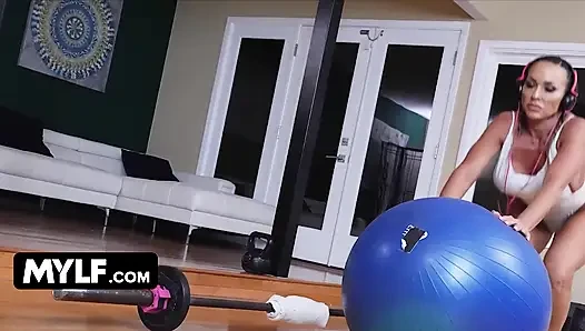 İri göğüslü aubrey siyah dölleme tam film